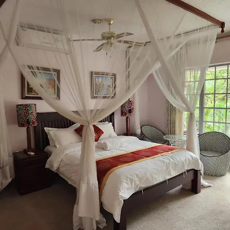 Jacaranda Lodge Victoria Falls Extérieur photo